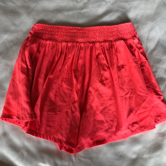 American Eagle Neon Pink Skort - Picture 2 of 3